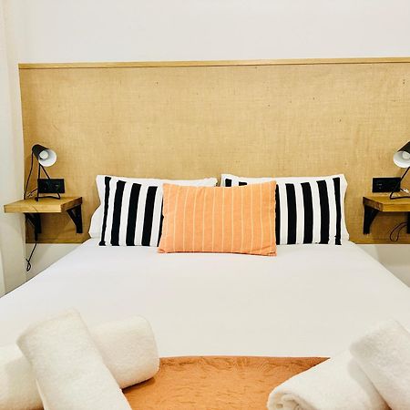 Autentic Boutique Moncloa Madrid Bagian luar foto