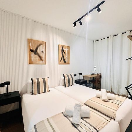 Autentic Boutique Moncloa Madrid Bagian luar foto