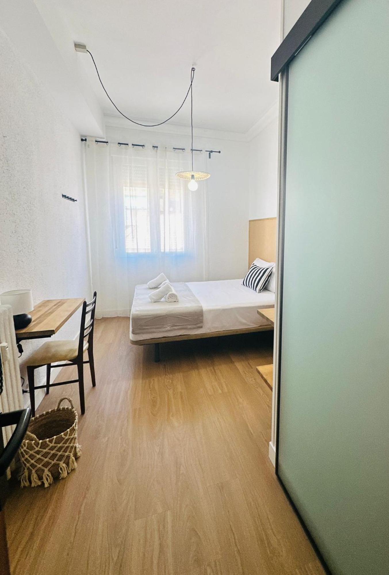 Autentic Boutique Moncloa Madrid Bagian luar foto