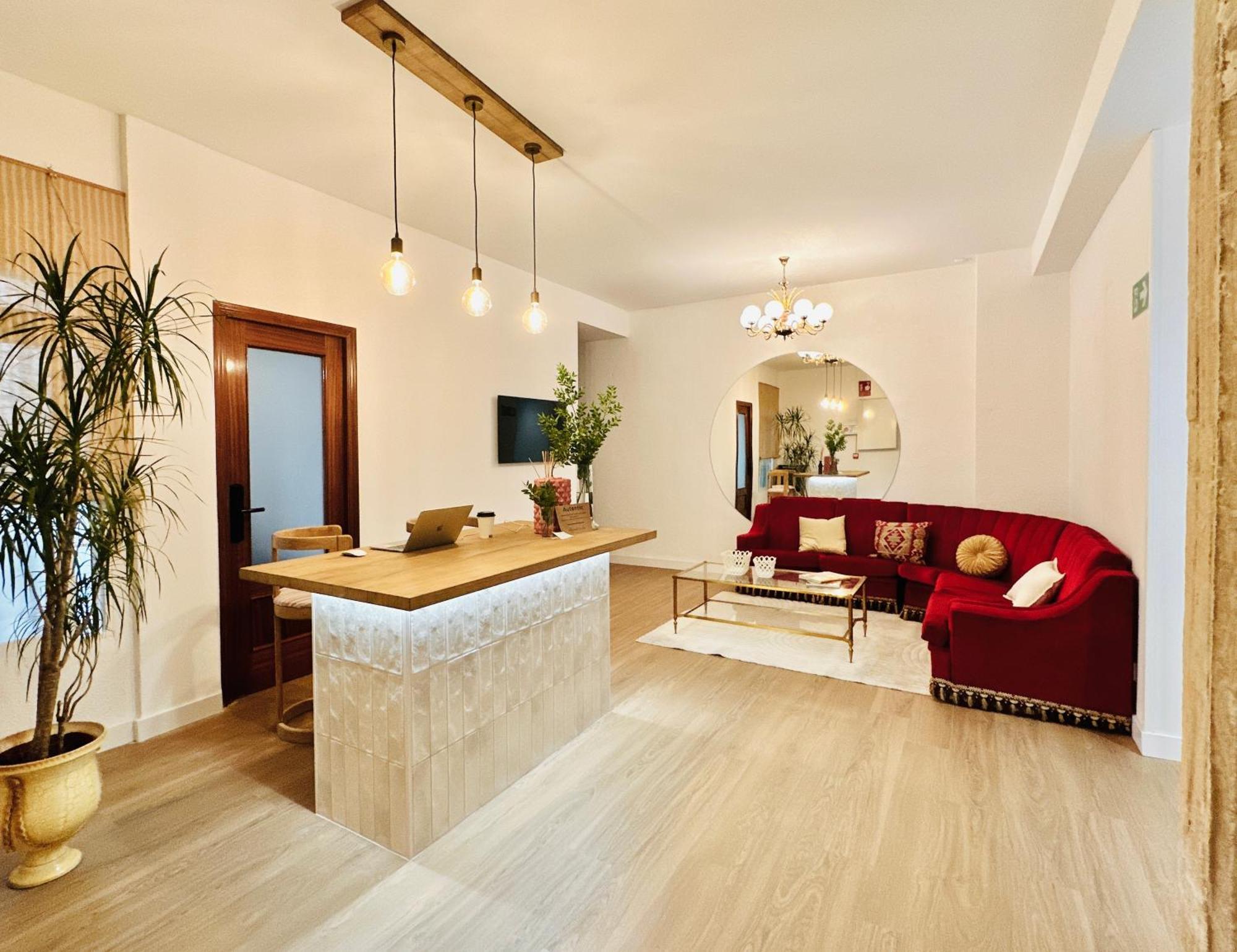 Autentic Boutique Moncloa Madrid Bagian luar foto