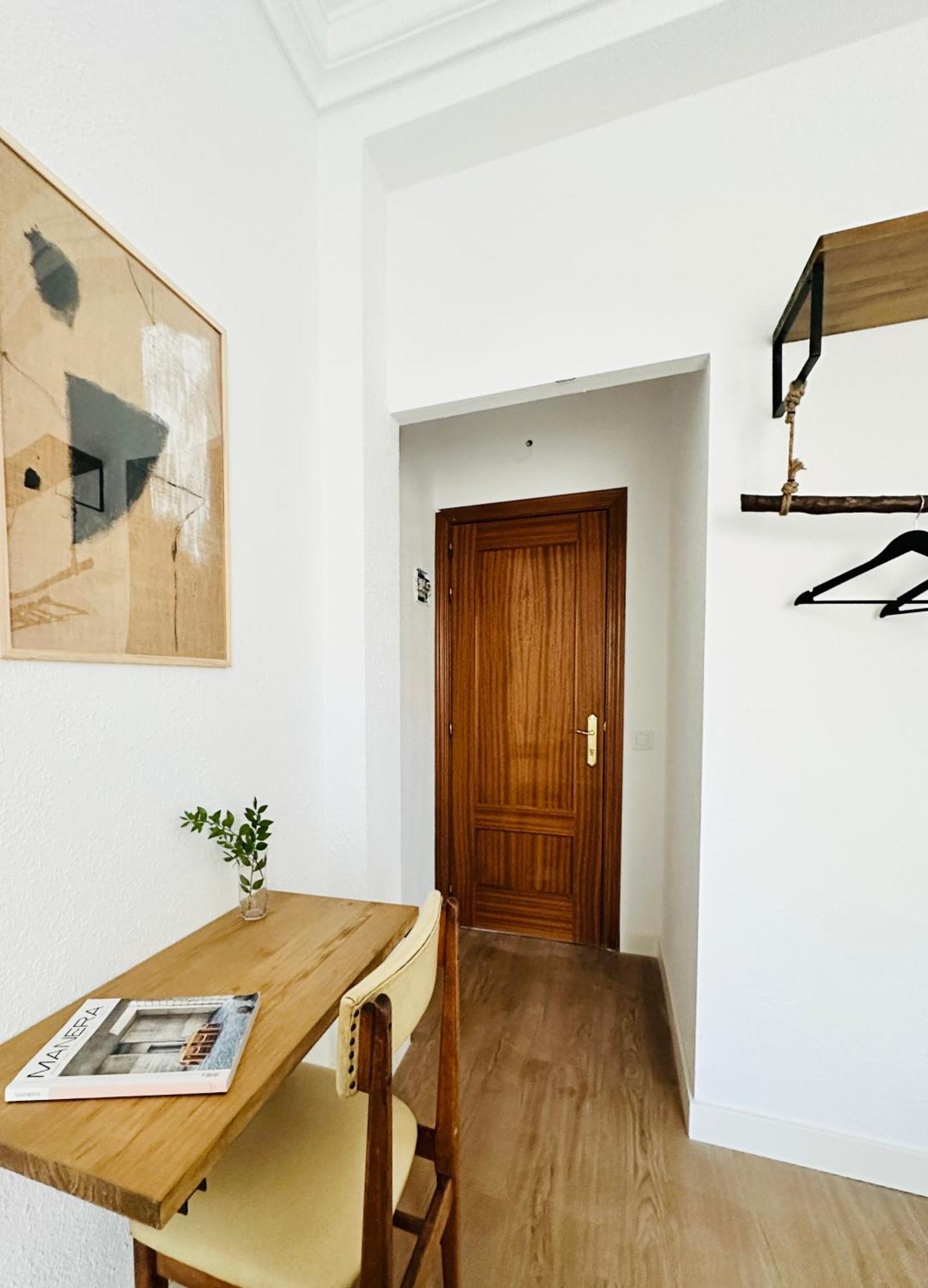 Autentic Boutique Moncloa Madrid Bagian luar foto