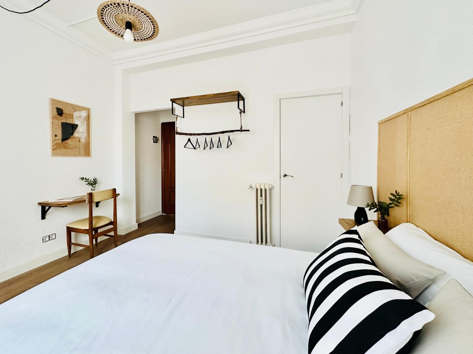 Autentic Boutique Moncloa Madrid Bagian luar foto