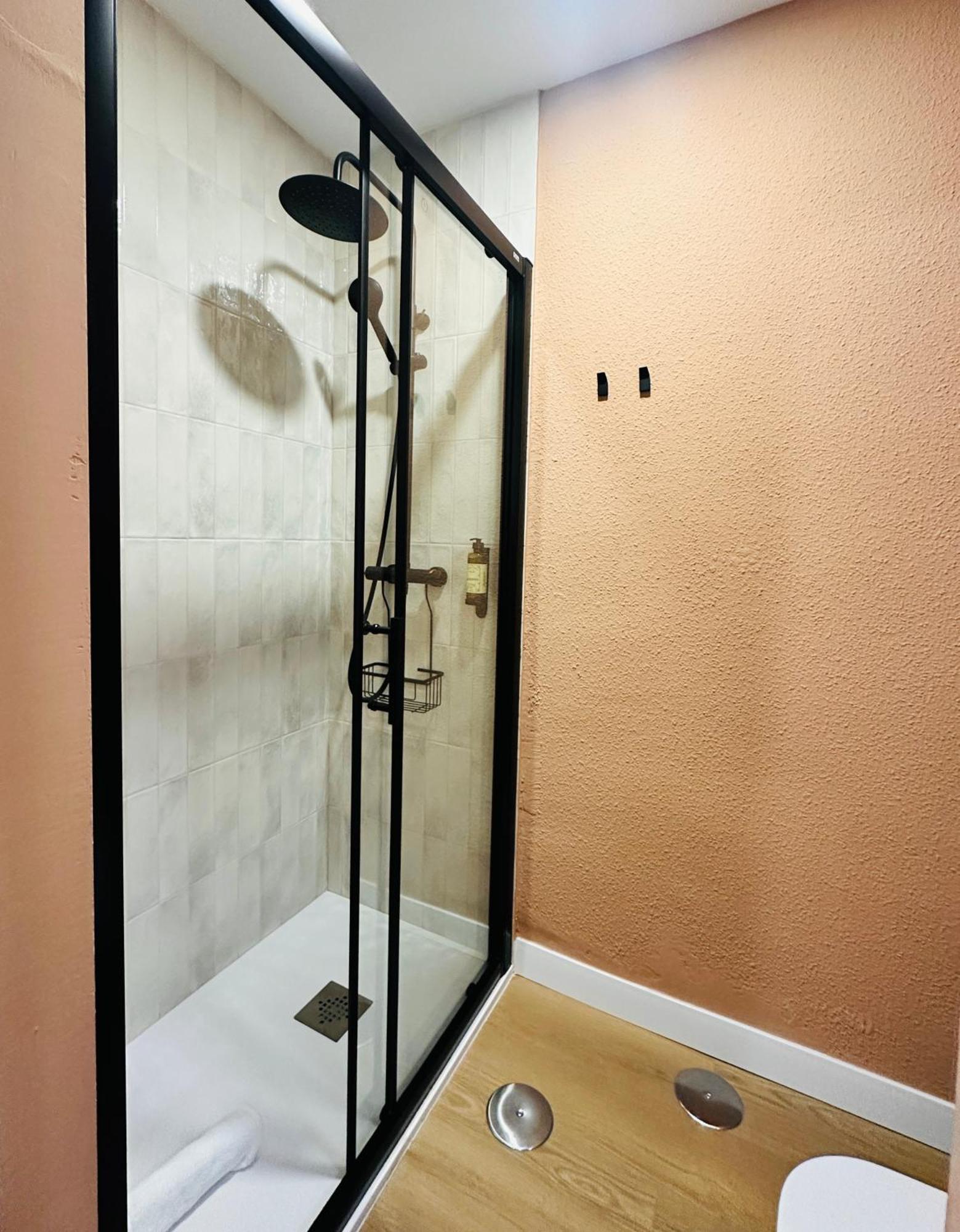 Autentic Boutique Moncloa Madrid Bagian luar foto