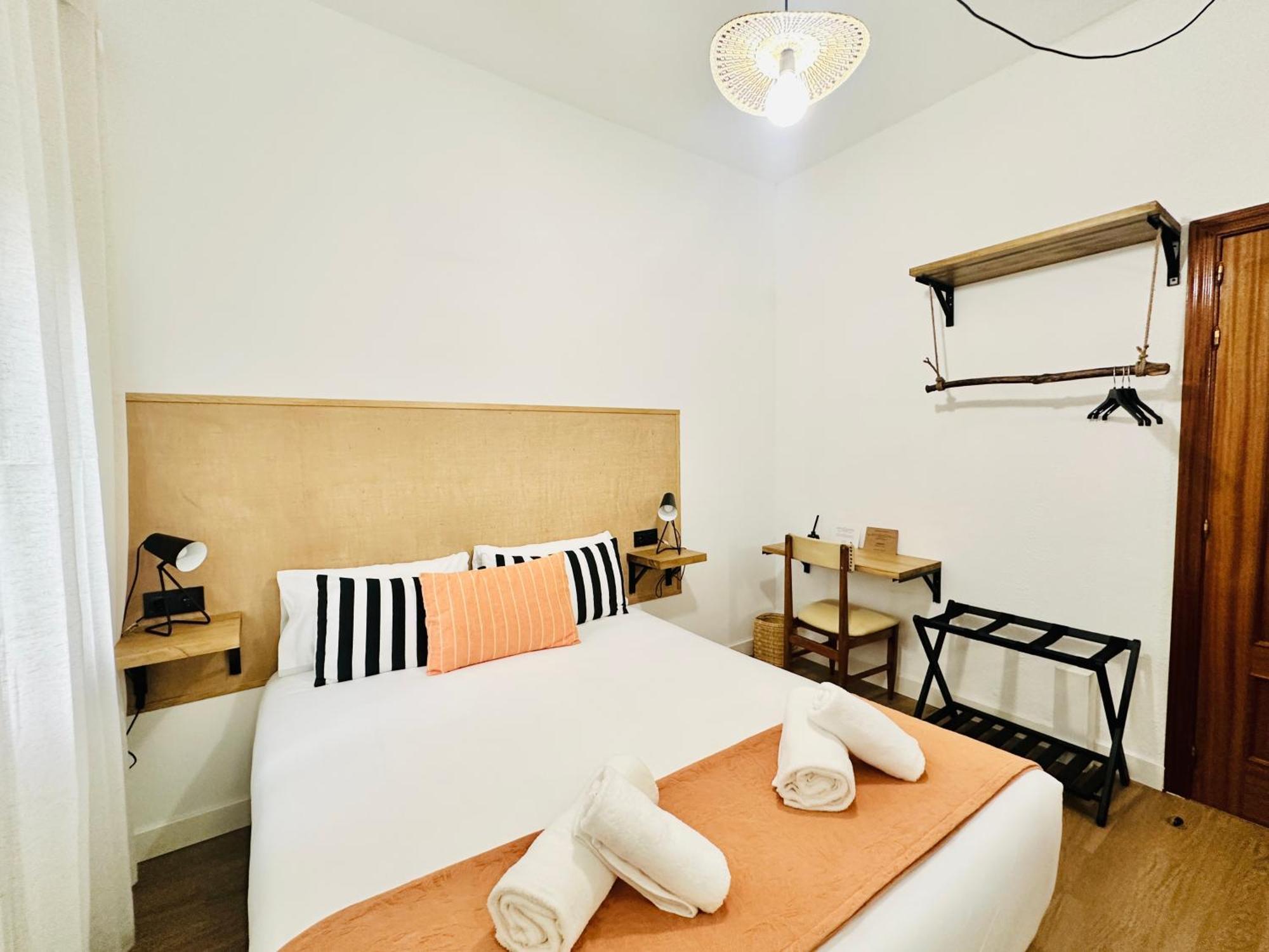 Autentic Boutique Moncloa Madrid Bagian luar foto
