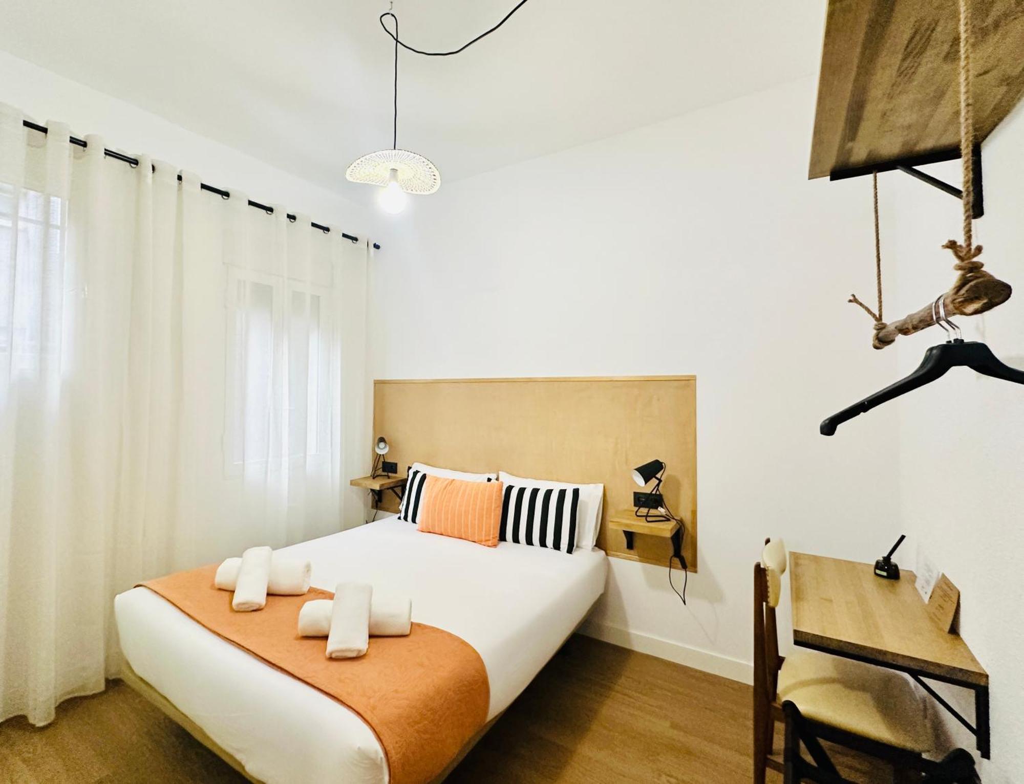 Autentic Boutique Moncloa Madrid Bagian luar foto
