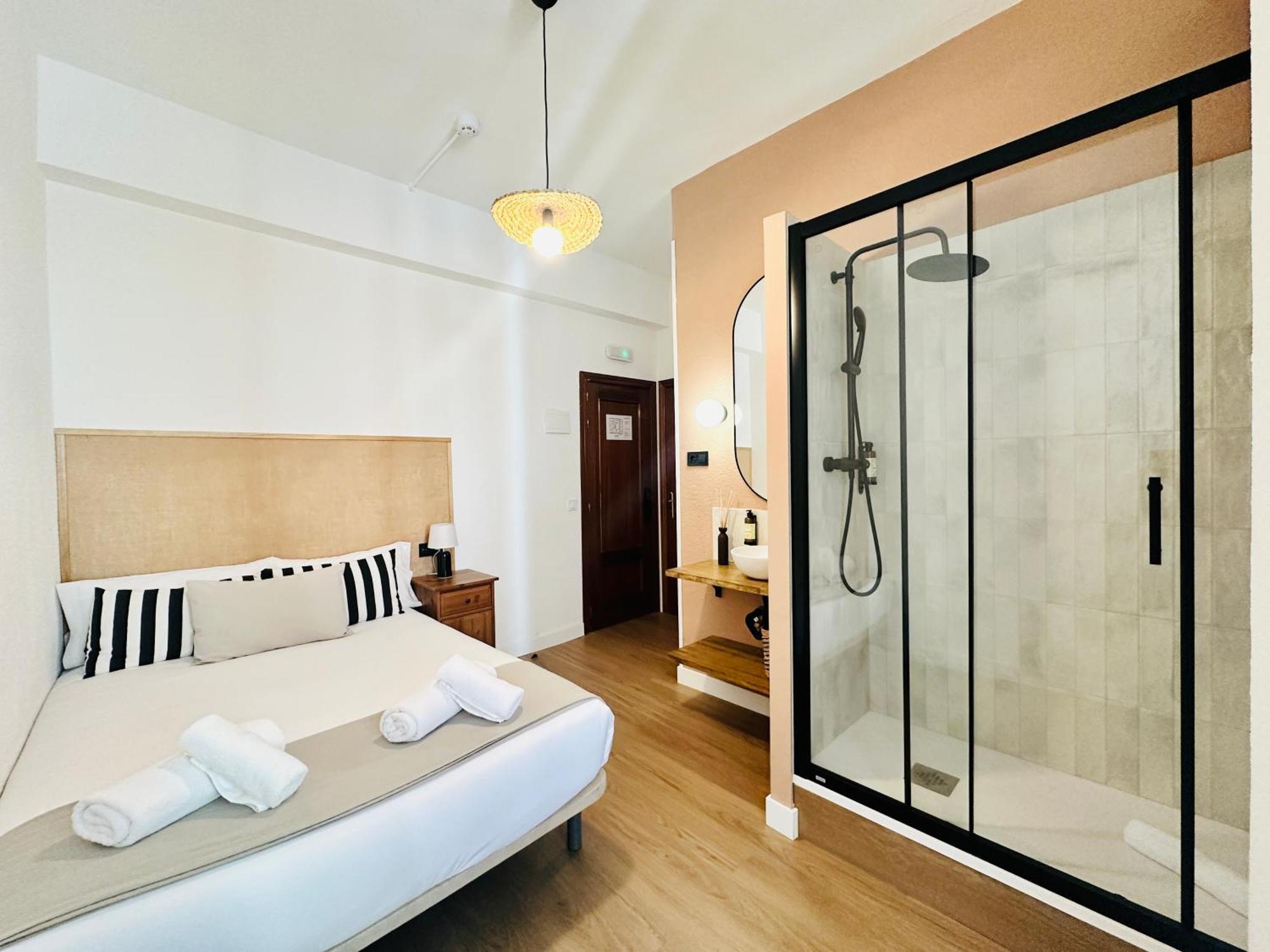 Autentic Boutique Moncloa Madrid Bagian luar foto