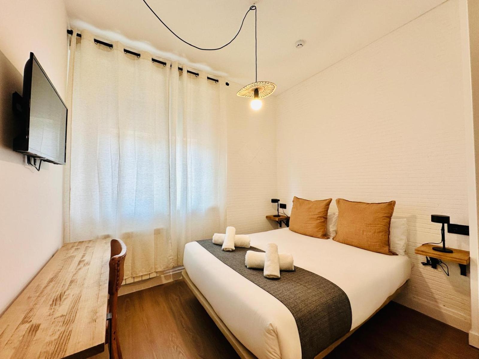 Autentic Boutique Moncloa Madrid Bagian luar foto