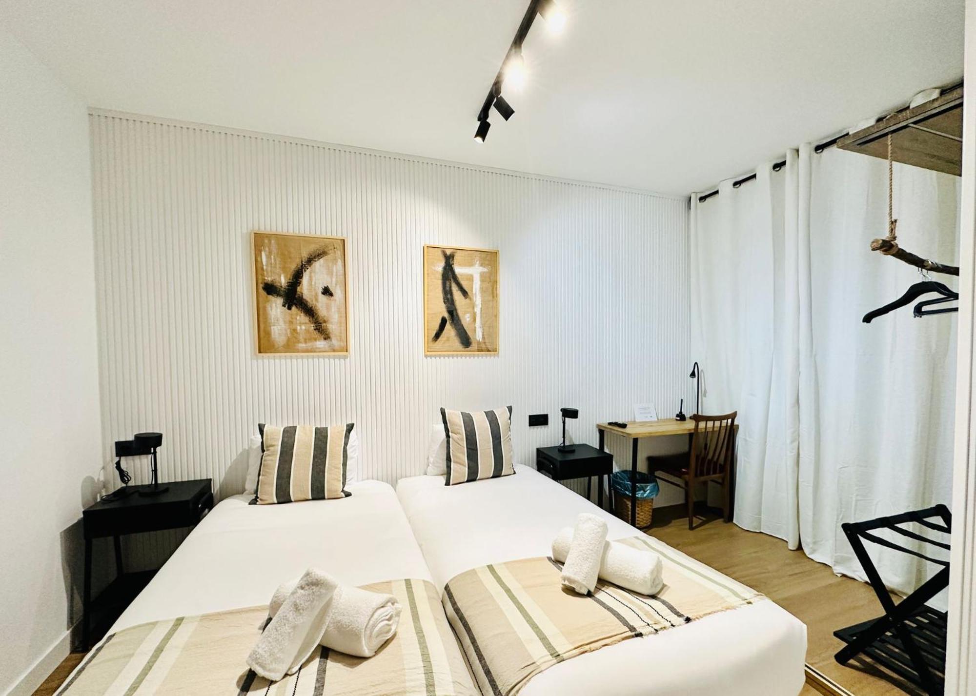 Autentic Boutique Moncloa Madrid Bagian luar foto